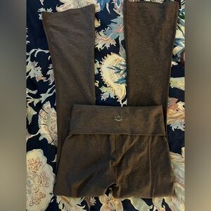 Beyond Yoga Heathered Brown Flare Leggings